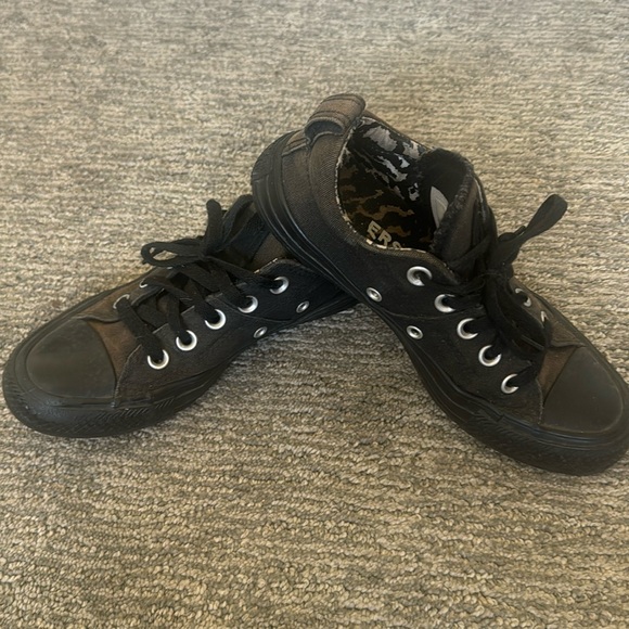 Used converse - Picture 3 of 5